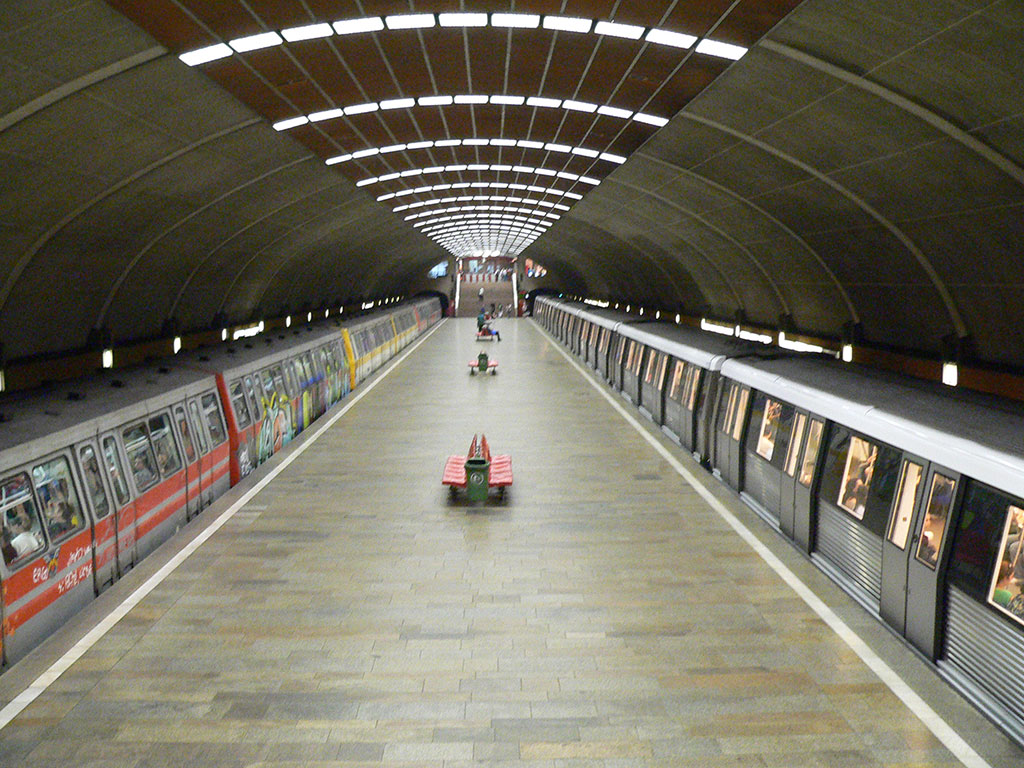 Metrorex a prelungit programul metrourilor, în urma meciului Steaua - Dinamo, din semifinalele Cupei României