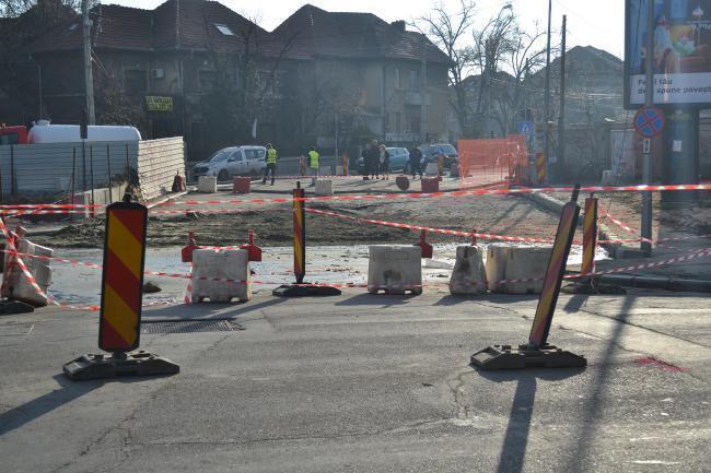 Metrorex anunţă că redeschide traficul rutier în zona Eroilor de la ora 16.00