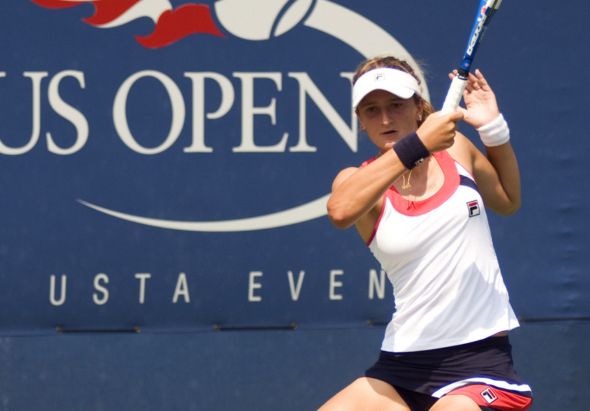 MIAMI 2016: Irina Begu a învins-o pe Lisicki și s-a calificat în turul trei după un meci dramatic în care a revenit de la 5-0