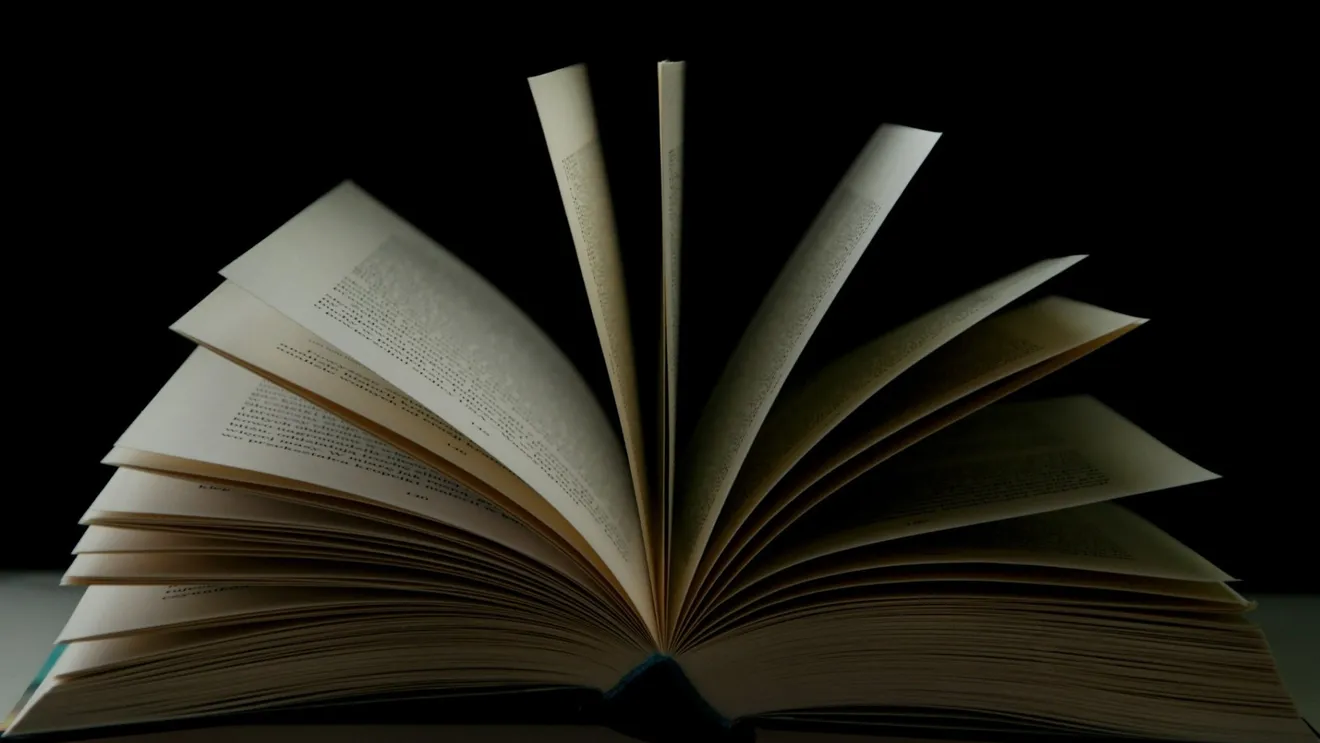 Mii de autori publică o carte „goală