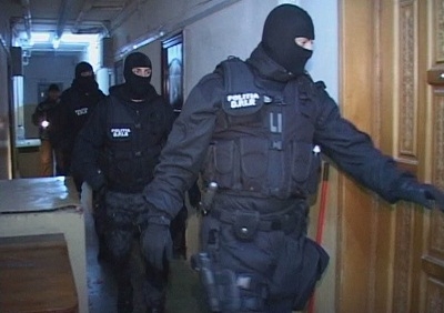 Mii de documente au fost ridicate de procurori la percheziţia la Primăria Timişoara
