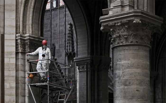 Miliardarii francezi nu au dat încă niciun euro pentru finanțarea reconstrucției Catedralei Notre-Dame