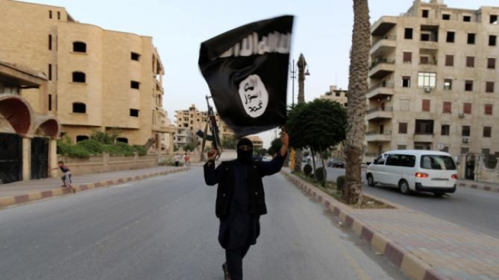 Militantii ISIS se strecoara in Europa printre REFUGIATII care cer azil in tarile europene