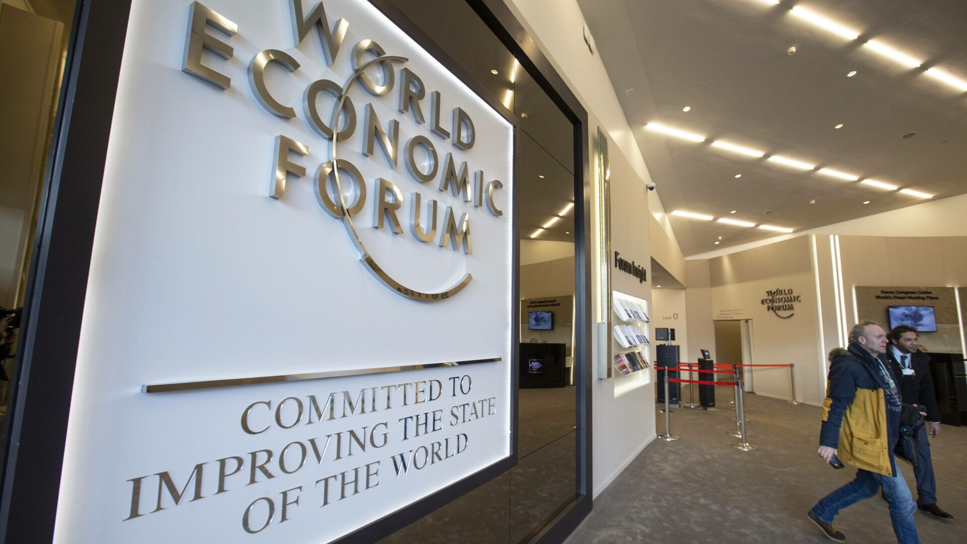 Miniștri și consilieri cu viziuni neo-marxist-globaliste reprezintă România la Forumul Economic Mondial de la Davos. Ne costă 300.000 de euro