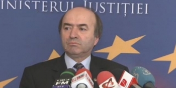 Ministerul Justiţiei organizează miercuri prima dezbatere privind Legea de modificare a Codurilor penale