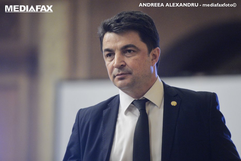 Ministrul demis al Culturii, despre amantele şi „pilele