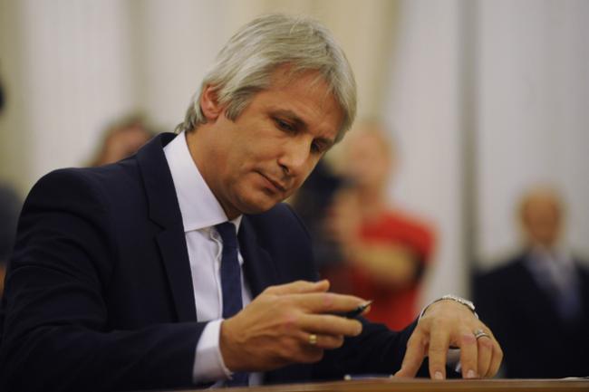 Ministrul Finanţelor Publice, Eugen Teodorovici, sabotează introducerea voucherelor de vacanţă