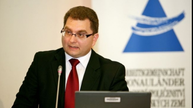 Ministrul Iulian Matache a pregătit falimentarea companiei CFR Călători