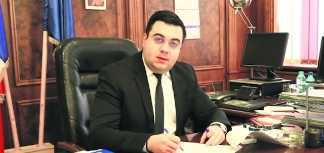 Ministrul Razvan Cuc poate deveni complice la un prejudiciu de 800.000 de lei pricinuit de Liviu Radu la Aeroportul Otopeni