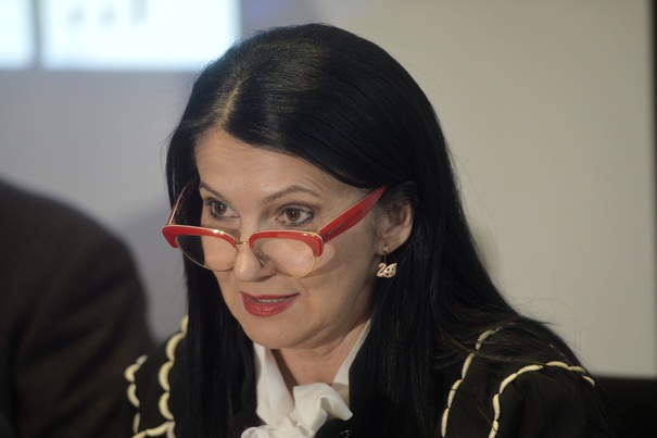 Ministrul Sorina Pintea incurajeaza delatiunea in Sistemul de Sanatate, amenintand managerii cu DNA-ul