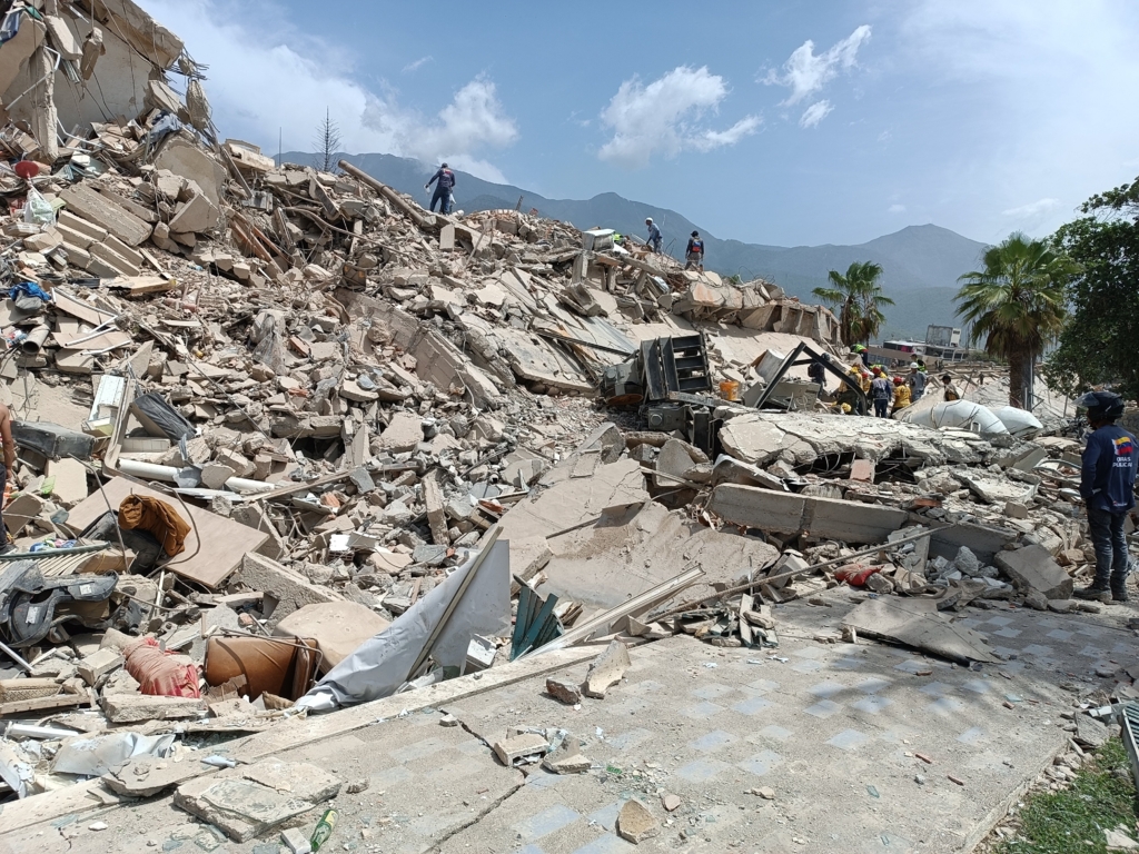 Miracol într-o biserică aflată în epicentrul cutremurului din Venezuela. Lăcașul s-a prăbușit, însă toți credincioșii au supraviețuit: „Dumnezeu a vrut să trăim"
