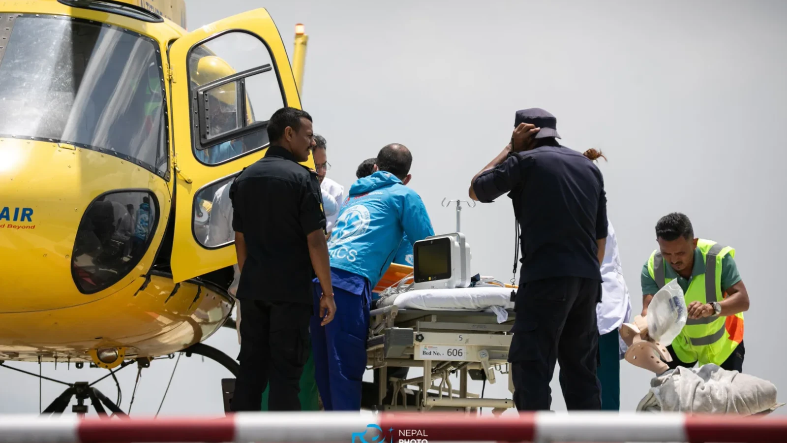 Miracol pe Everest: Un alpinist a supraviețuit singur timp de 6 zile, deși toți îl considerau mort. A ajuns târându-se la Bază
