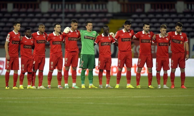 Mircea Rednic a alcătuit lista neagră a alb-roșilor. Ce fotbaliști o vor părăsi pe Dinamo, la iarnă