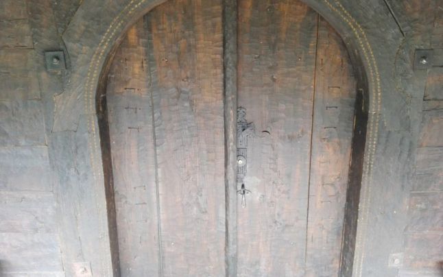 Misterul dinţilor de lup prin care viticultorii din Dealul Mare isi protejau butoaiele cu vin de duşmani