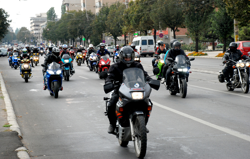 Miting pe motociclete şi biciclete împotriva lui Gabriel Oprea