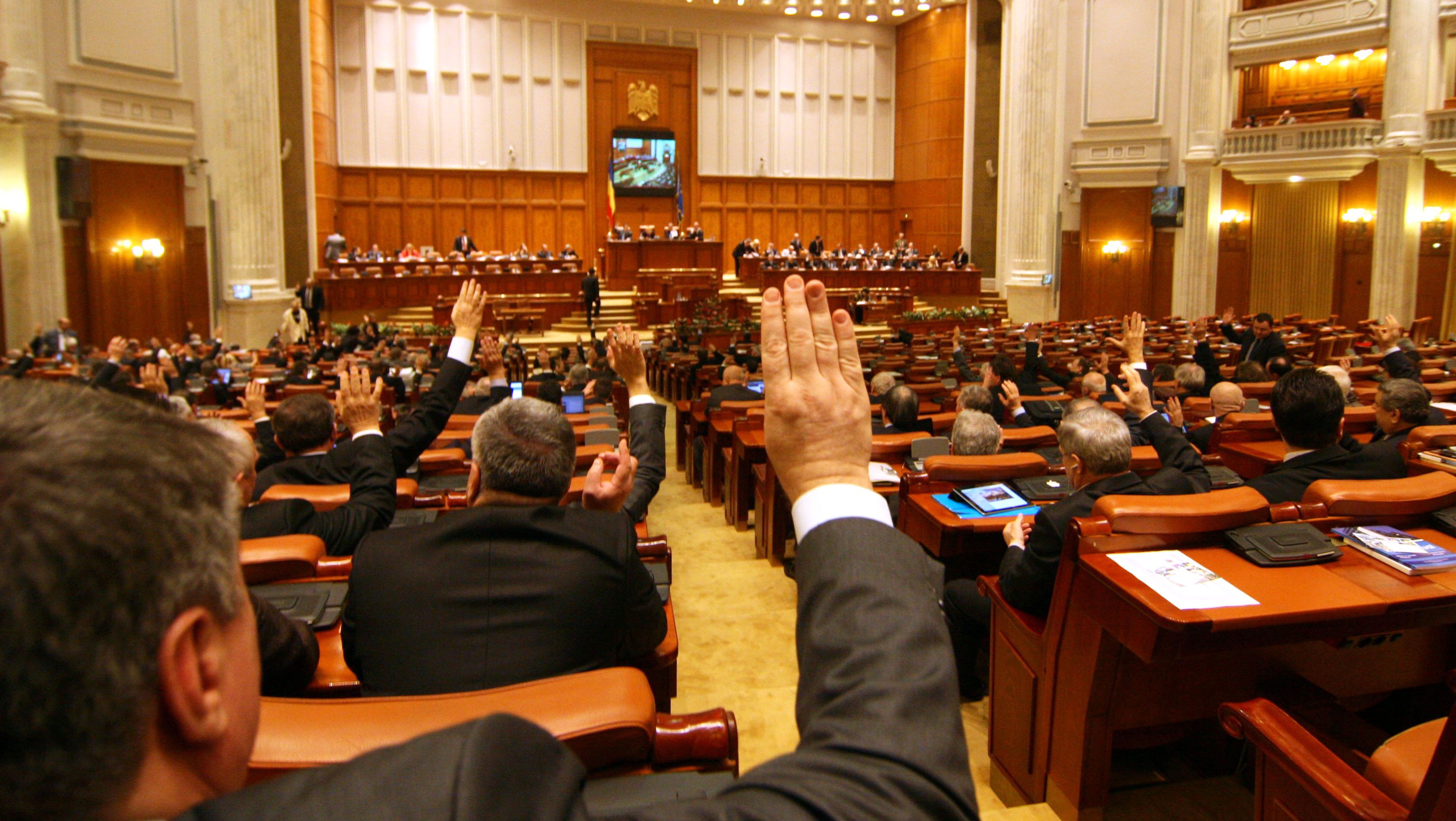 Moțiunea de cenzură a PNL nu a trecut de Parlament. Victor Ponta rămâne premier!