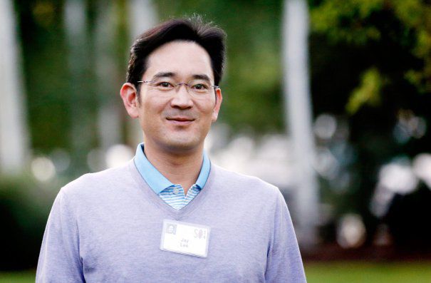 Moştenitorul imperiului Samsung a fost condamnat la cinci ani de închisoare