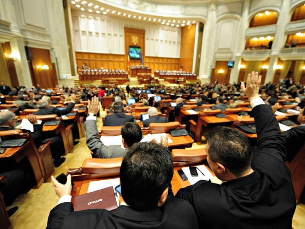 Modificarea Legii pensiilor speciale militare, adoptată de Senat