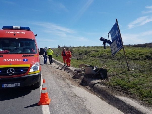 Motociclist decapitat dupa ce s-a lovit brutal de un indicator rutier