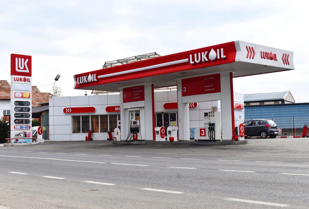 Motorina s-a ieftinit cu doar 17 bani după reducerea accizei. Șoferii ar fi trebuit să plătească cu 85 de bani mai puțin

