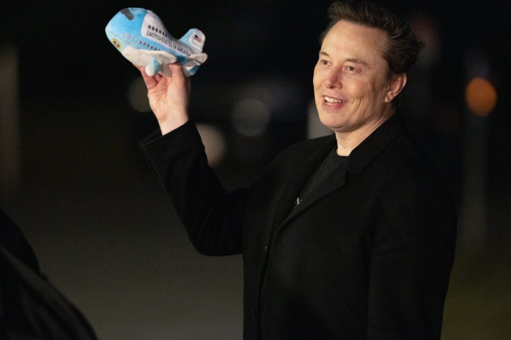 Musk anunță lansarea a mii de nave Starship spre Marte, din doi în doi ani. Totul va începe chiar de anul viitor