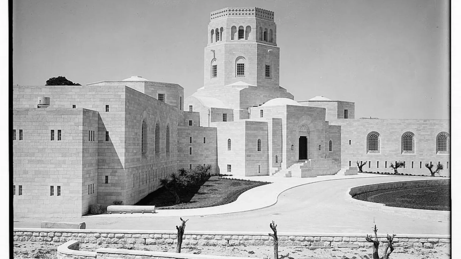 Muzeul blestemat ar putea fi transformat în hotel: Povestea terifiantă a fondatorilor, care au murit înainte să-l vadă deschis
