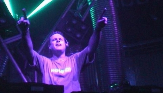 Muzician indragit de rave gasit mort in casa