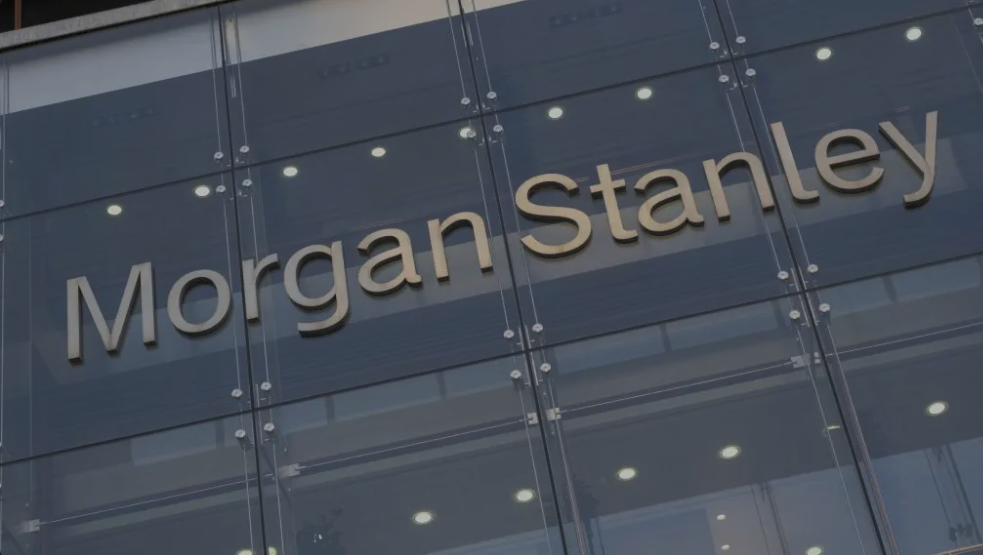 Ni se pregătește ceva crunt: Seful JP Morgan prezice o criză financiară majoră - miliardarii planetei scapa de actiuni. Lumea dominată de dolarul american se va sfârși în curând