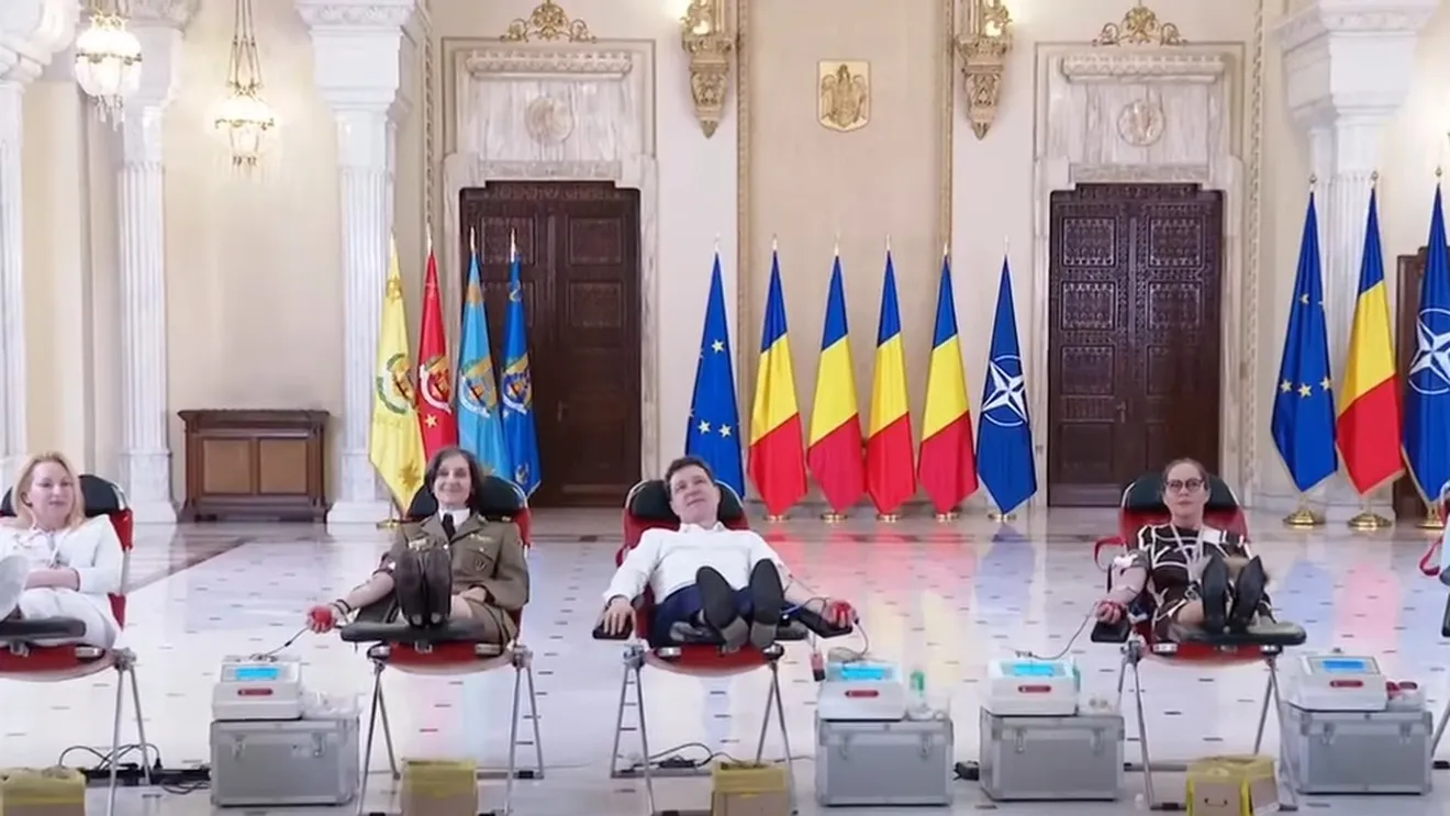 Nicușor Dan vrea să ne arate că are sânge în instalație! Președintele are Rh pozitiv la Palatul Cotroceni fiind "primitor universal"