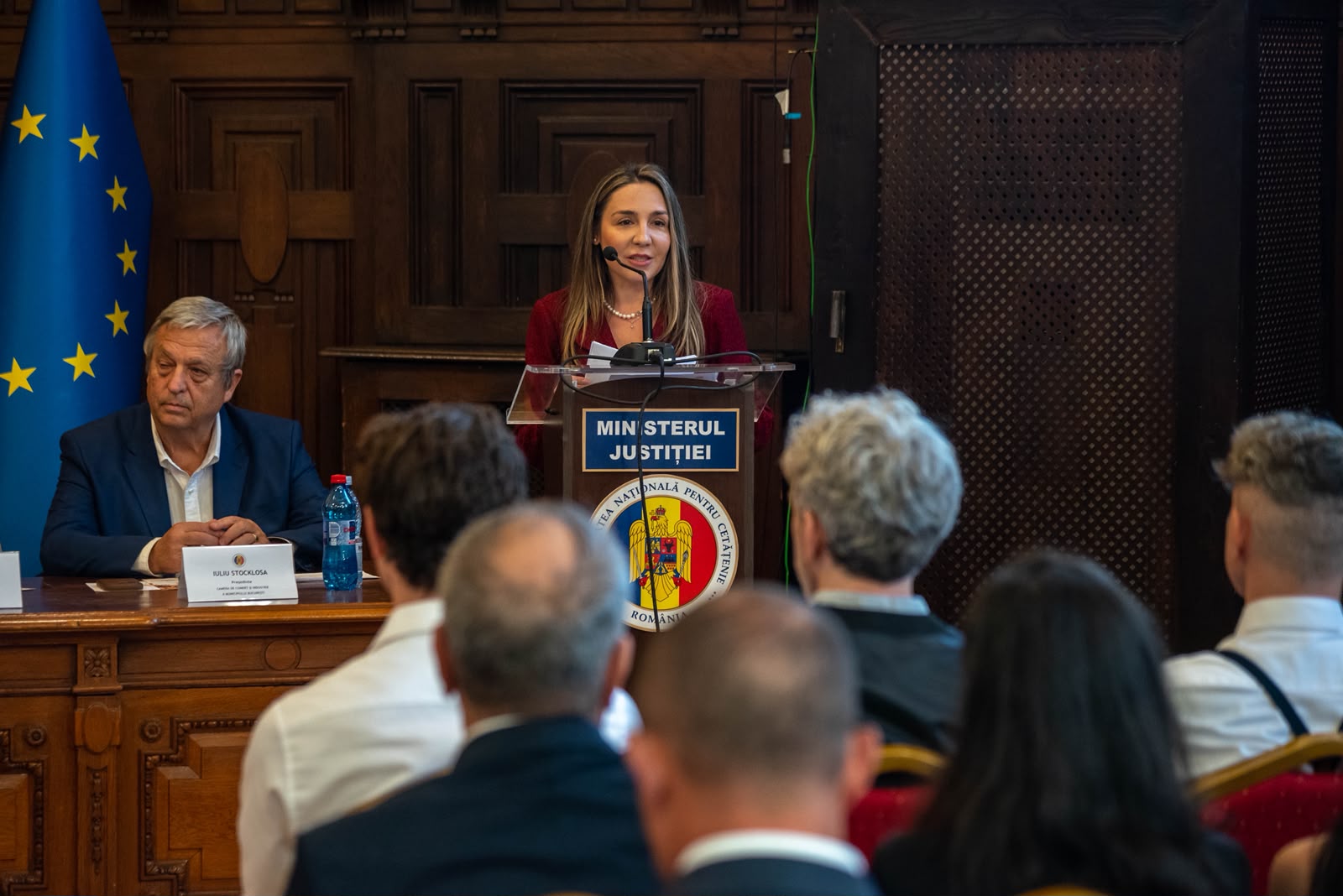 Noi cetățeni români au depus jurământul la București. Ceremonie organizată de Autoritatea Națională pentru Cetățenie
