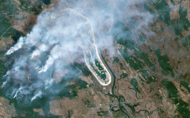 Norul de fum toxic de la Cernobîl, la graniţa României