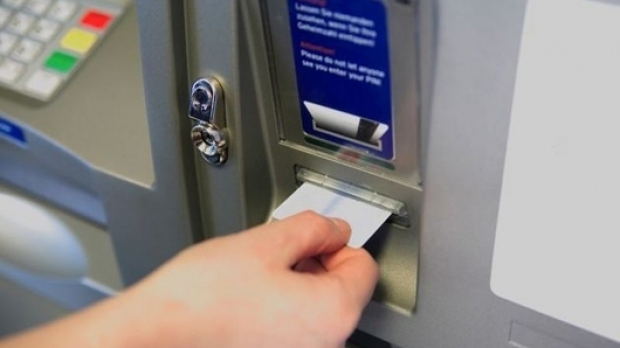 Noua metodă de a fura bani din bancomate. Spărgătorii au produs pagube de sute de mii de euro