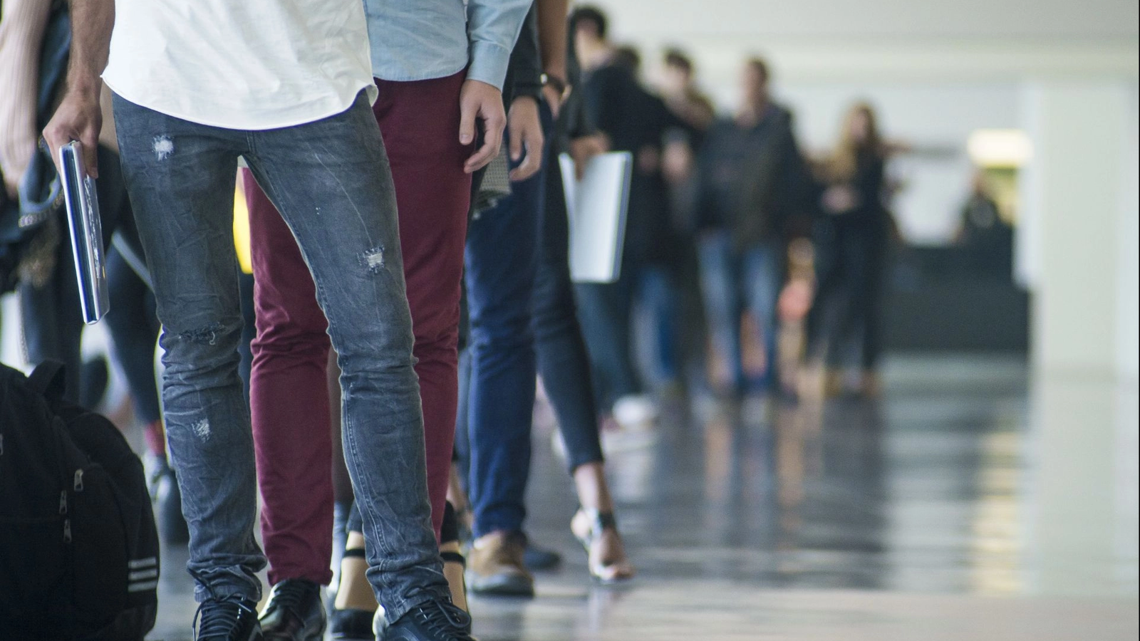 Numărul şomerilor a ajuns la 512.000 de persoane, în aprilie, în creştere faţă de aprilie 2025. În rândul tinerilor, rata şomajului este de 28,8%, în perioada ianuarie-martie 2026
