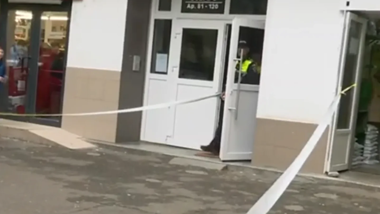 O copilă de 13 ani e suspectată că și-ar fi ucis mama. Poliția Capitalei caută trupul femeii după ce o rudă a alertat autoritățile