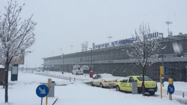 O cursă aeriană cu destinaţia Sibiu a fost deviată la Timişoara şi alta anulată din cauza vremii nefavorabile