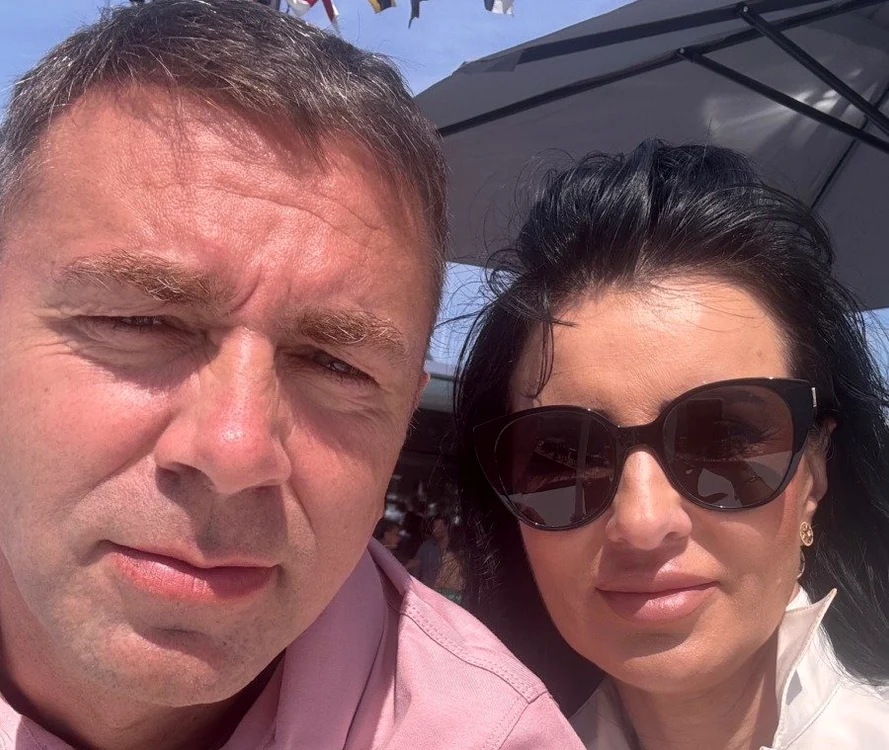 O șefă de secție de la Spitalul Județean de Urgență Bacău și soțul ei amic cu primarul dețin apartamente de 15 milioane de euro în Dubai
