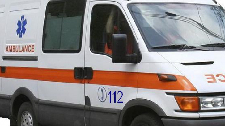 O elevă de clasa a 11-a s-a aruncat de la etaj