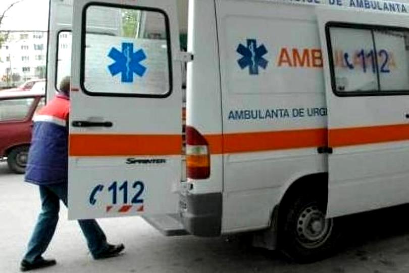 O familie întreagă din Botoșani a ajuns la spital din pricina unei salate
