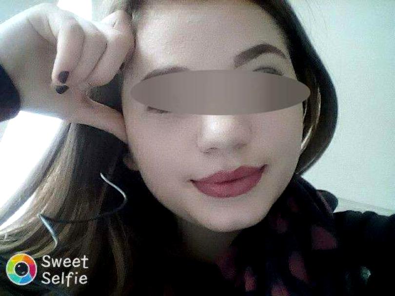 O fata de 15 ani din Suceava s-a sinucis pentru că a fost şantajată
