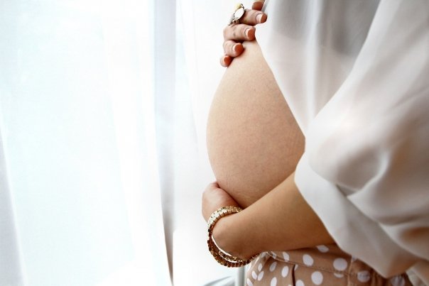 O femeie a nascut la o clinica de avorturi