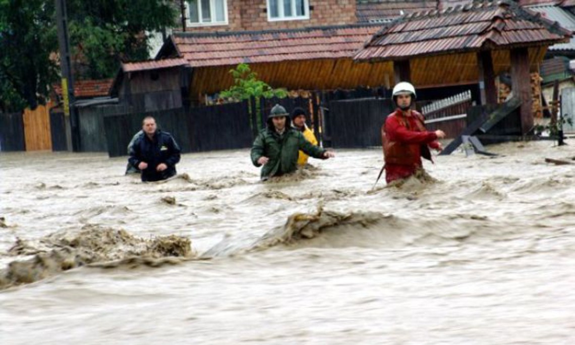 O femeie din Hunedoara și-a găsit sfârșitul într-o baltă formată din cauza ploilor