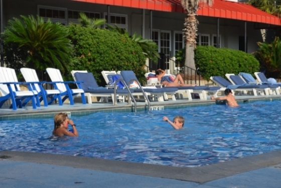 O fetita de noua ani, gasita moarta intr-o piscina. Detaliile socante din ancheta