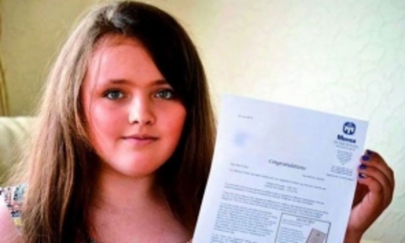 O fetita de origine rromă are un IQ superior lui Einstein sau Bill Gates