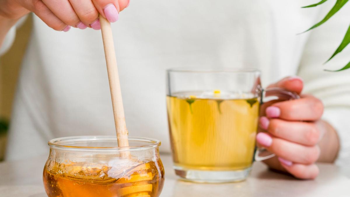 O minune a naturii: Ceaiul care scade glicemia și combate infecțiile
