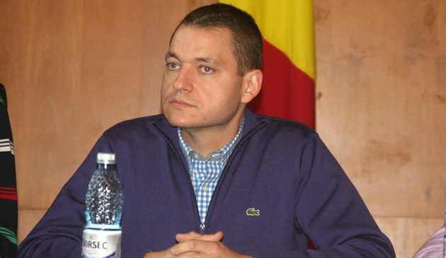 O nouă gafă: Ministrul Turismului l-a mutat pe Creangă din Neamț la Botoșani