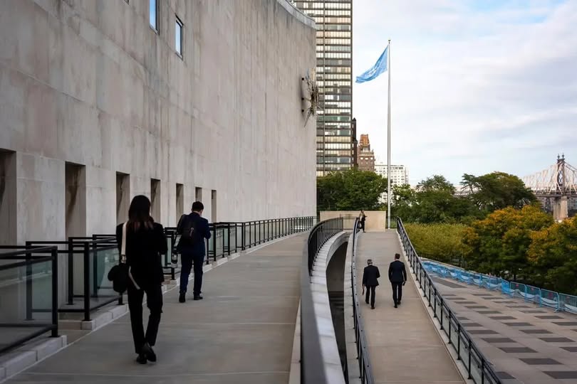 O retea ilicită capabilă sa transmită 30 de milioane de mesaje criptate a fost descoperita de Secret Service lângă sediul ONU
