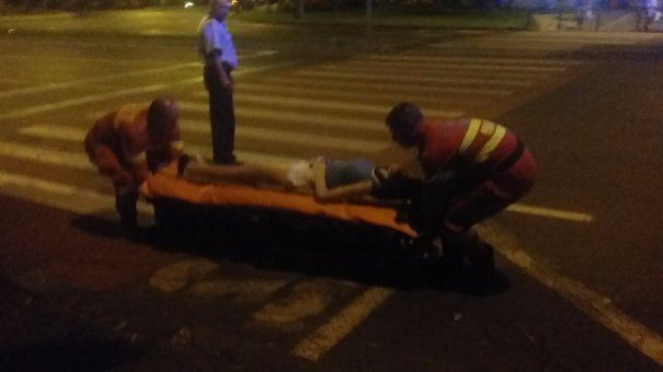 O tânără s-a aruncat de la etajul 10. Mâna dreaptă i-a fost smulsă la impactul cu solul