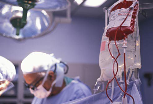 O tânără de 19 ani a cărei familie a refuzat transfuzia de sânge din motive religioase a murit la spital