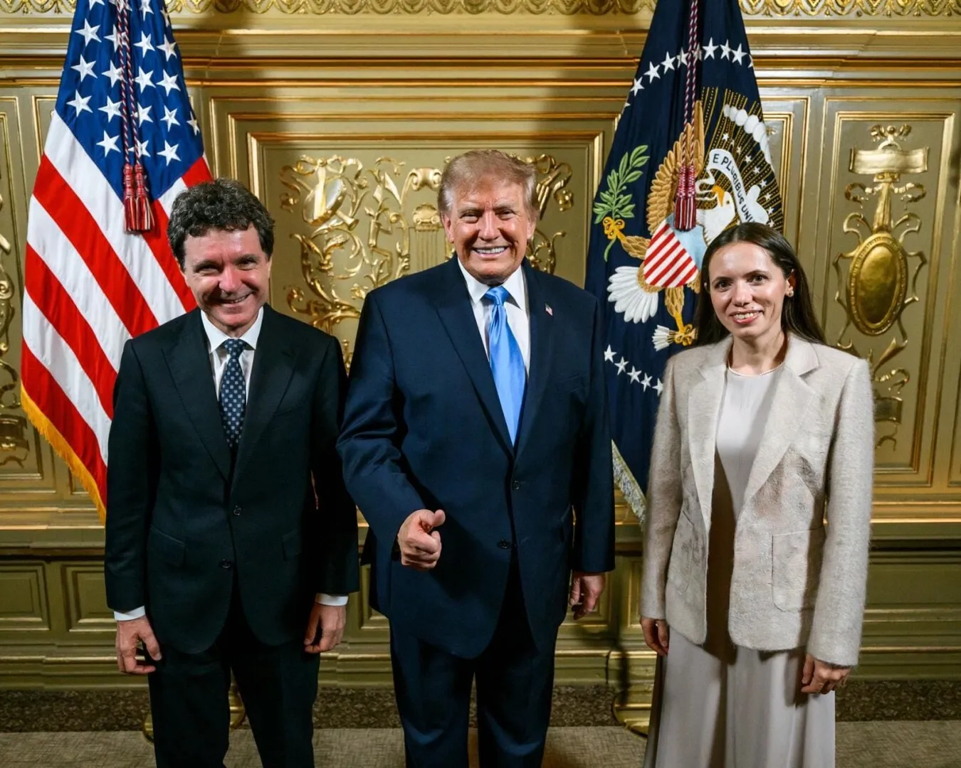Oare ce-o fi de râs?! Nicușor Dan povestește că s-a hlizit la Donald Trump