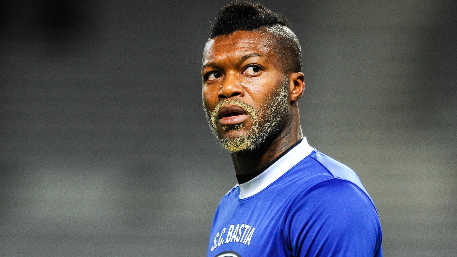 Șoc în fotbalul internațional! Djibril Cisse a șantajat un fotbalist cu un film în care a apărut făcând sex